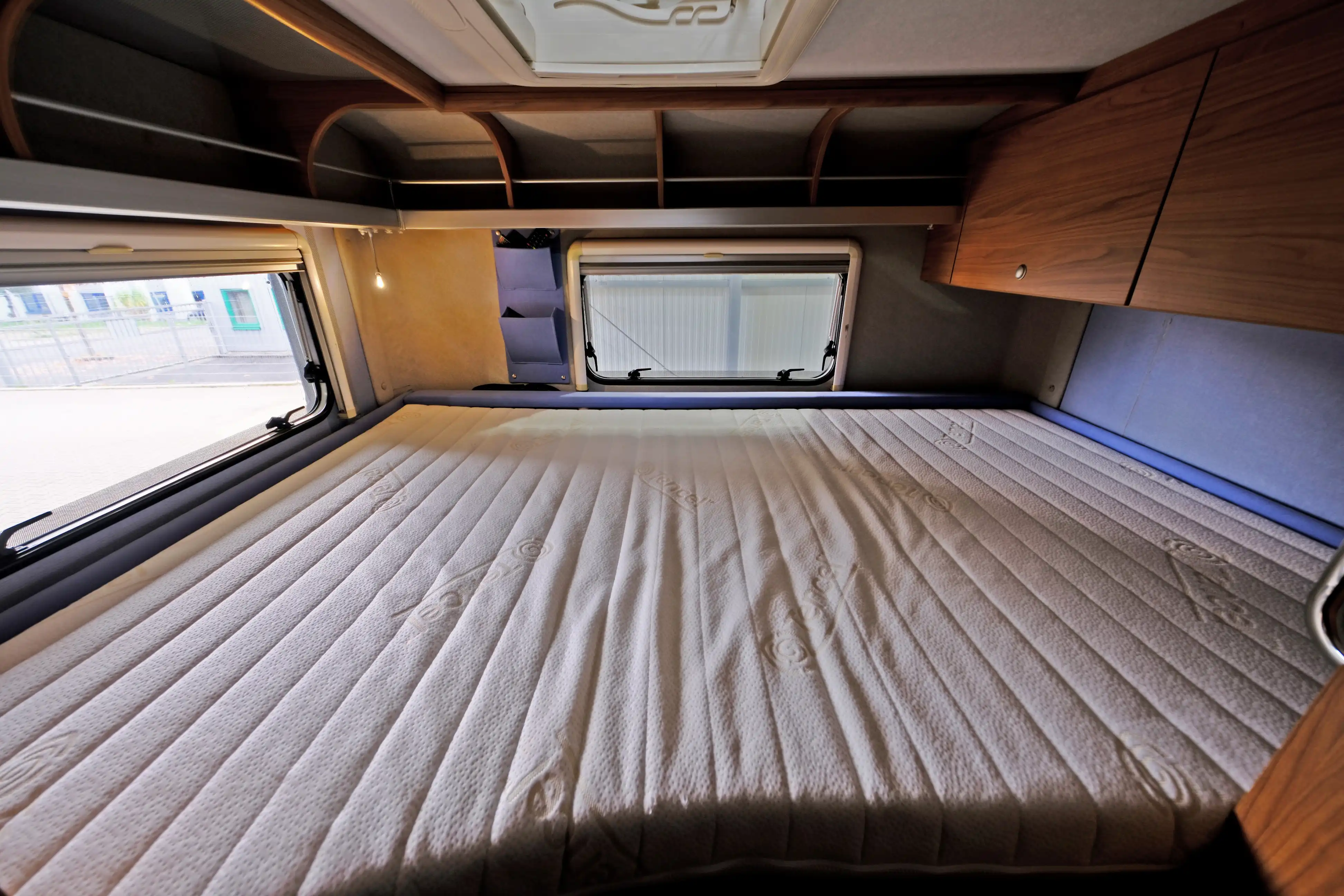 BUERSTNER Mega Van IT 675